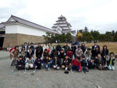 鶴ヶ城での集合写真