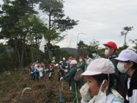 金山小学校、閉校記念全校遠足(小富士山おふじやま登山)