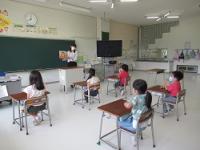 金山小学校での読み聞かせ